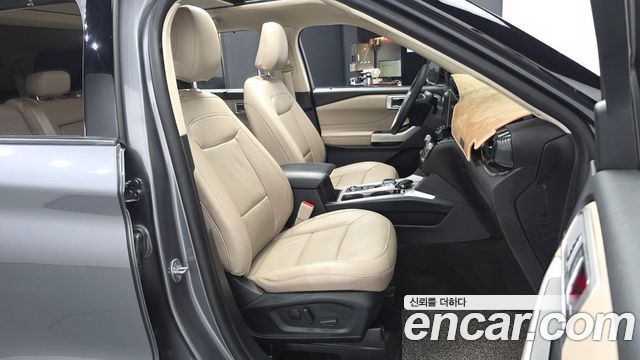 Ford Explorer 2021 — photo 17