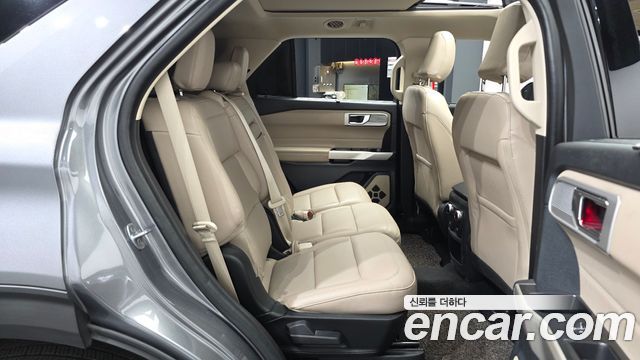 Ford Explorer 2021 — photo 18