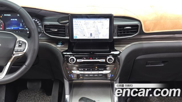 Ford Explorer 2021 — photo 20