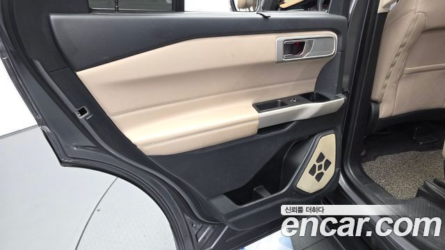 Ford Explorer 2021 — photo 15