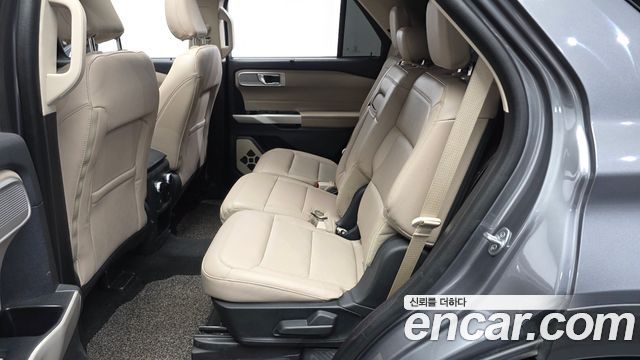 Ford Explorer 2021 — photo 16