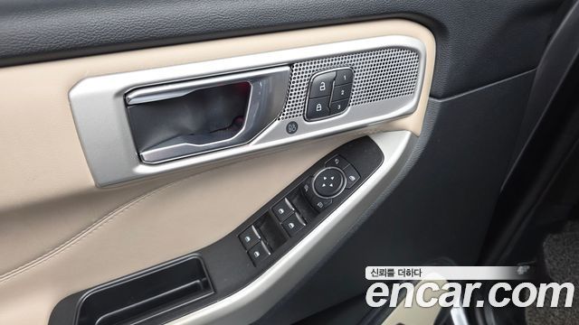 Ford Explorer 2021 — photo 30