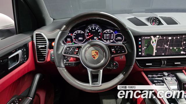 Porsche Cayenne 2022 — photo 19
