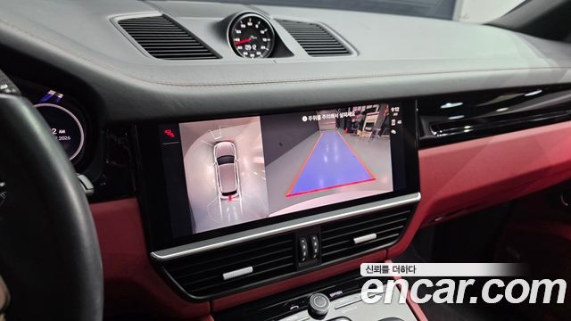Porsche Cayenne 2022 — photo 21