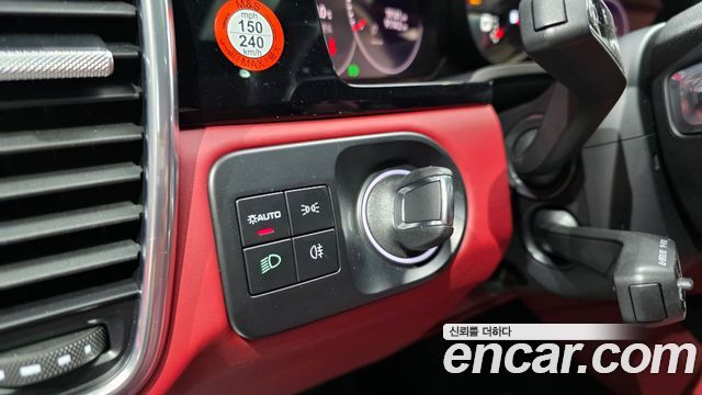 Porsche Cayenne 2022 — photo 29
