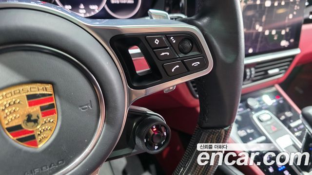 Porsche Cayenne 2022 — photo 31