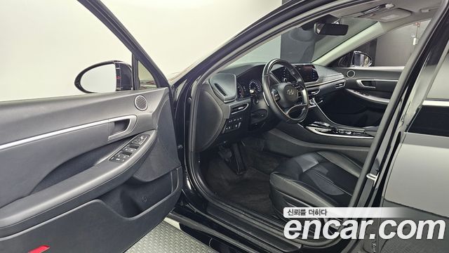 Hyundai Sonata 2022 — photo 13