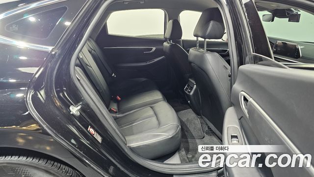 Hyundai Sonata 2022 — photo 17