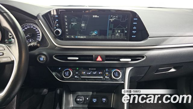 Hyundai Sonata 2022 — photo 18