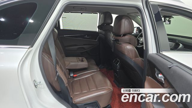 Kia Sorento 2017 — photo 11