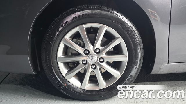 Toyota Camry 2010 — photo 5