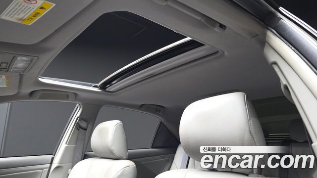 Toyota Camry 2010 — photo 17