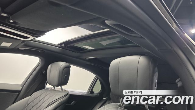 Mercedes-Benz S-Class 2022 — photo 25
