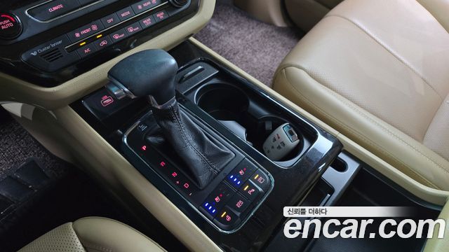 Kia Canival 2017 — photo 9