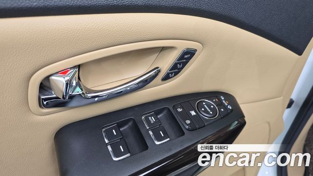 Kia Canival 2017 — photo 15