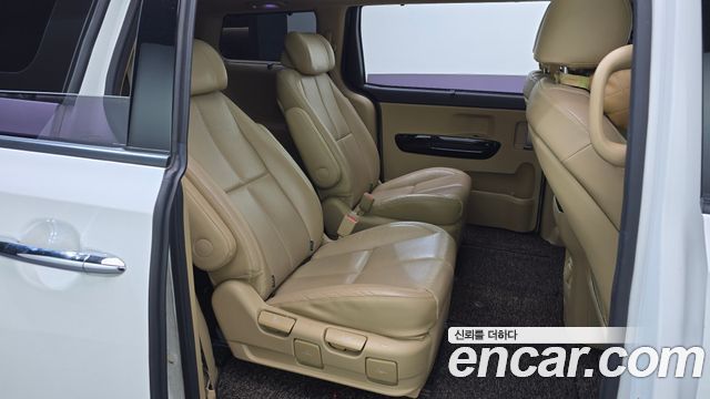 Kia Canival 2017 — photo 20