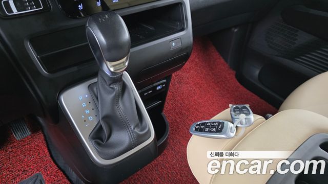 Hyundai Staria 2022 — photo 9