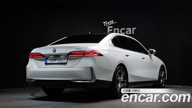 BMW 5-Series 2024 — photo 2