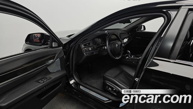 BMW 7-Series 2014 — photo 13