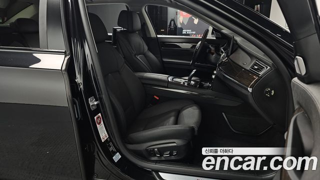 BMW 7-Series 2014 — photo 19