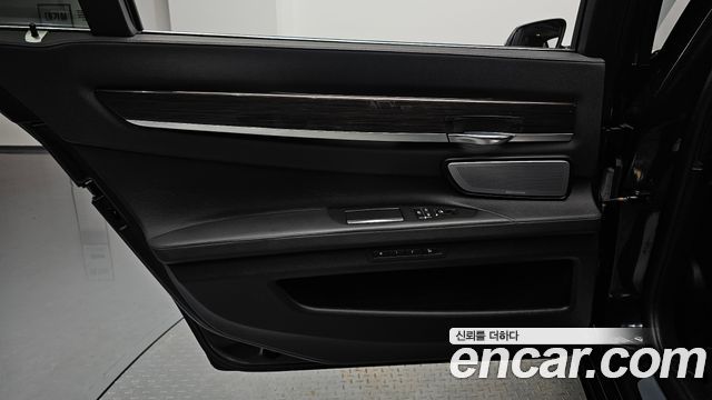 BMW 7-Series 2014 — photo 15