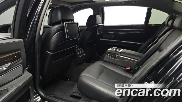 BMW 7-Series 2014 — photo 16