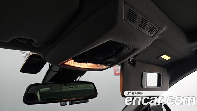 BMW 7-Series 2014 — photo 28