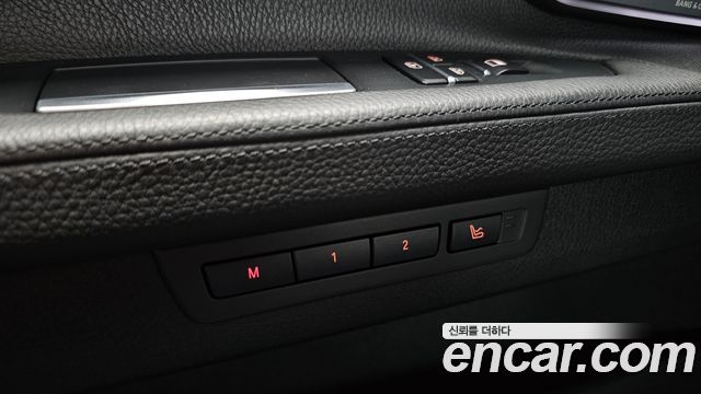 BMW 7-Series 2014 — photo 35
