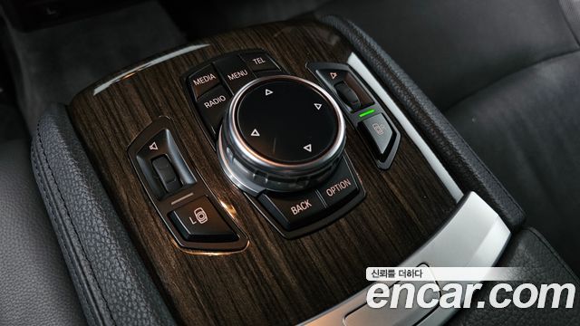 BMW 7-Series 2014 — photo 37