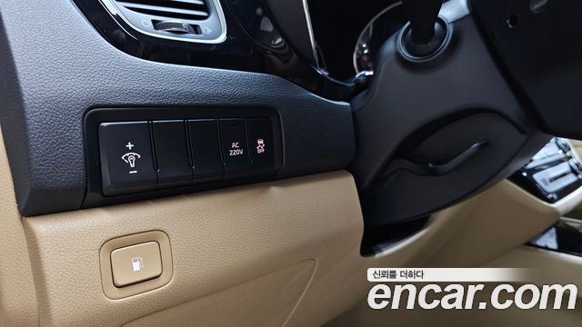 Kia Canival 2017 — photo 24