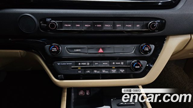 Kia Canival 2017 — photo 26