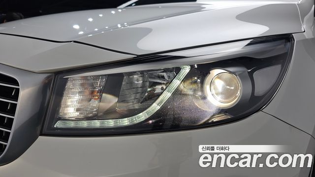 Kia Canival 2017 — photo 8
