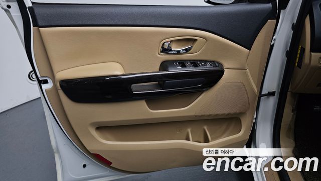 Kia Canival 2017 — photo 14