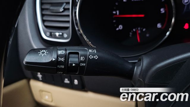 Kia Canival 2017 — photo 27
