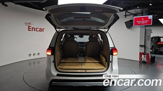 Kia Canival 2017 — photo 32
