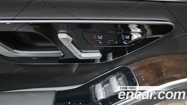 Mercedes-Benz S-Class 2021 — photo 30