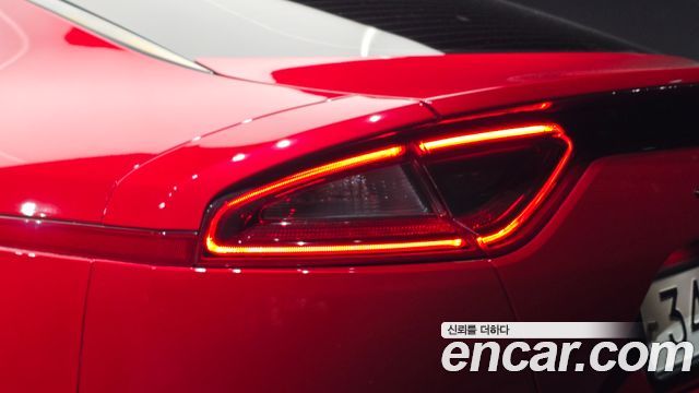 Kia Stinger 2018 — photo 9