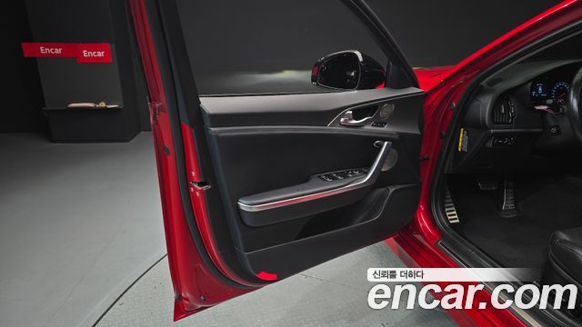 Kia Stinger 2018 — photo 14
