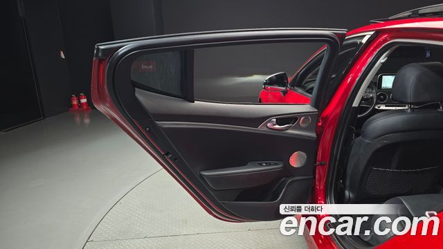 Kia Stinger 2018 — photo 15