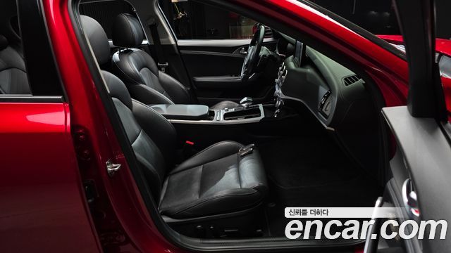 Kia Stinger 2018 — photo 16