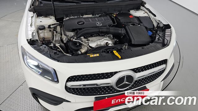 Mercedes-Benz GLB-Class 2023 — photo 6
