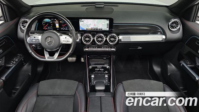 Mercedes-Benz GLB-Class 2023 — photo 10