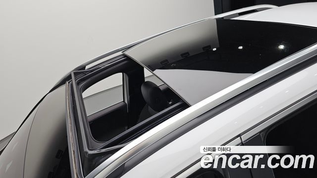 Mercedes-Benz GLB-Class 2023 — photo 29