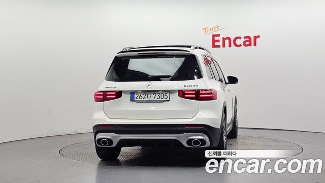 Mercedes-Benz GLB-Class 2025 — photo 4