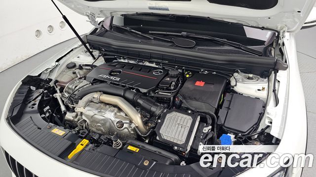 Mercedes-Benz GLB-Class 2025 — photo 6