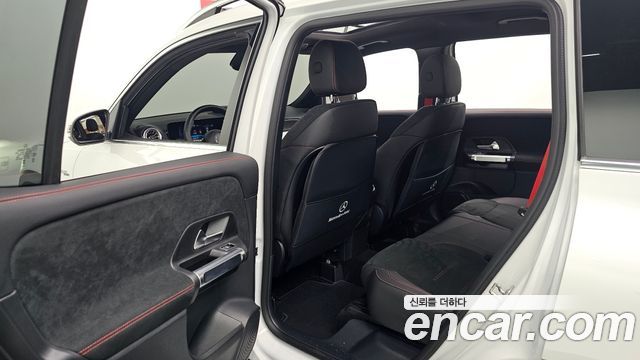 Mercedes-Benz GLB-Class 2025 — photo 17