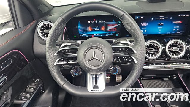 Mercedes-Benz GLB-Class 2025 — photo 18