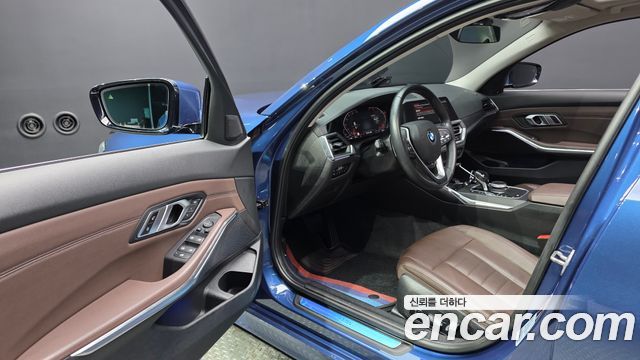 BMW 3-Series 2021 — photo 13