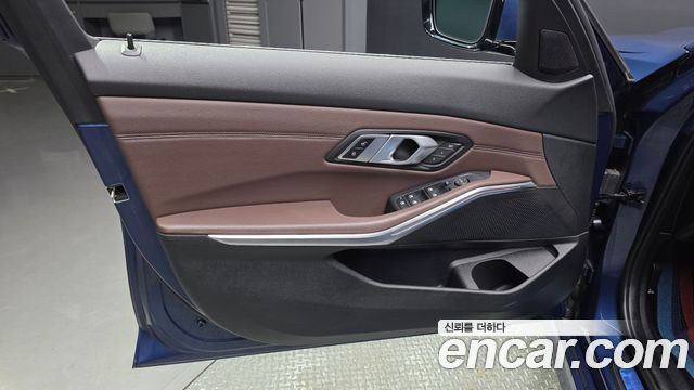BMW 3-Series 2021 — photo 14