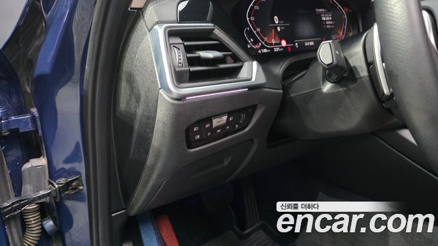 BMW 3-Series 2021 — photo 31